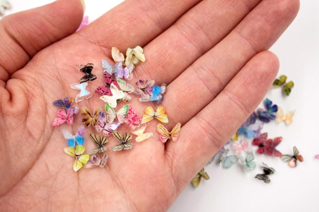 30 Pieces Micro Resin Butterflies, Dollhouse Miniature Tiny Butterflies, Terrarium Fairy Garden Dolls Toy, Mini Micro Landscaping Decoration